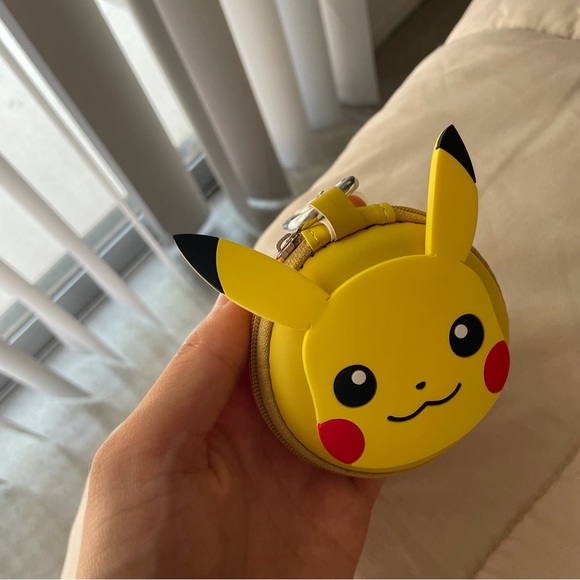 NEW pikachu pouch - Picture 7 of 7